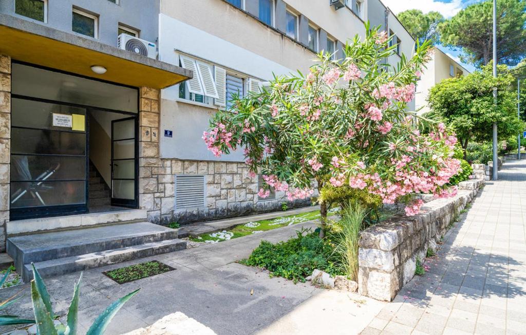 Two-Bedroom Apartment Victory Дубровник Екстериор снимка