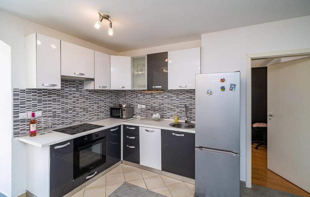 Two-Bedroom Apartment Victory Дубровник Екстериор снимка